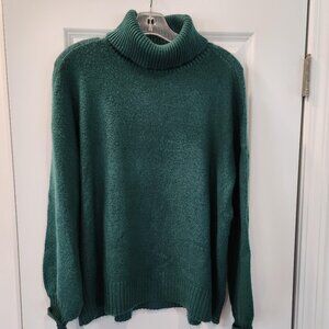 CROWN & IVY EVERGREEN TURTLENECK SOFT SIZE MEDIUM